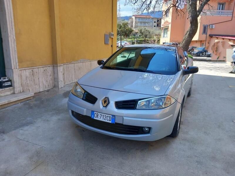 Usata Renault Mégane Cabriolet Dynamique 120 CV (88 kW) 2004 Blu Cabrio