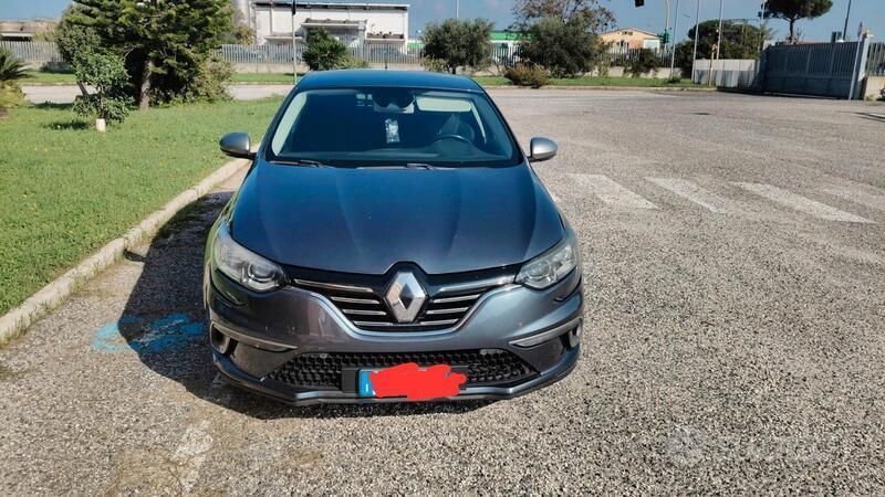 Usata 2016 Renault Mégane GT Line GT-Line Tre volumi | 8500 € (Buon prezzo) - Immagine 1/4