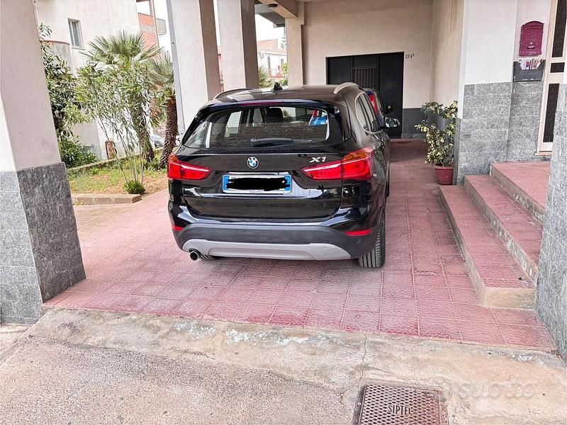 Usata BMW X1 Advantage 116 CV (85 kW) 2017 Nero SUV