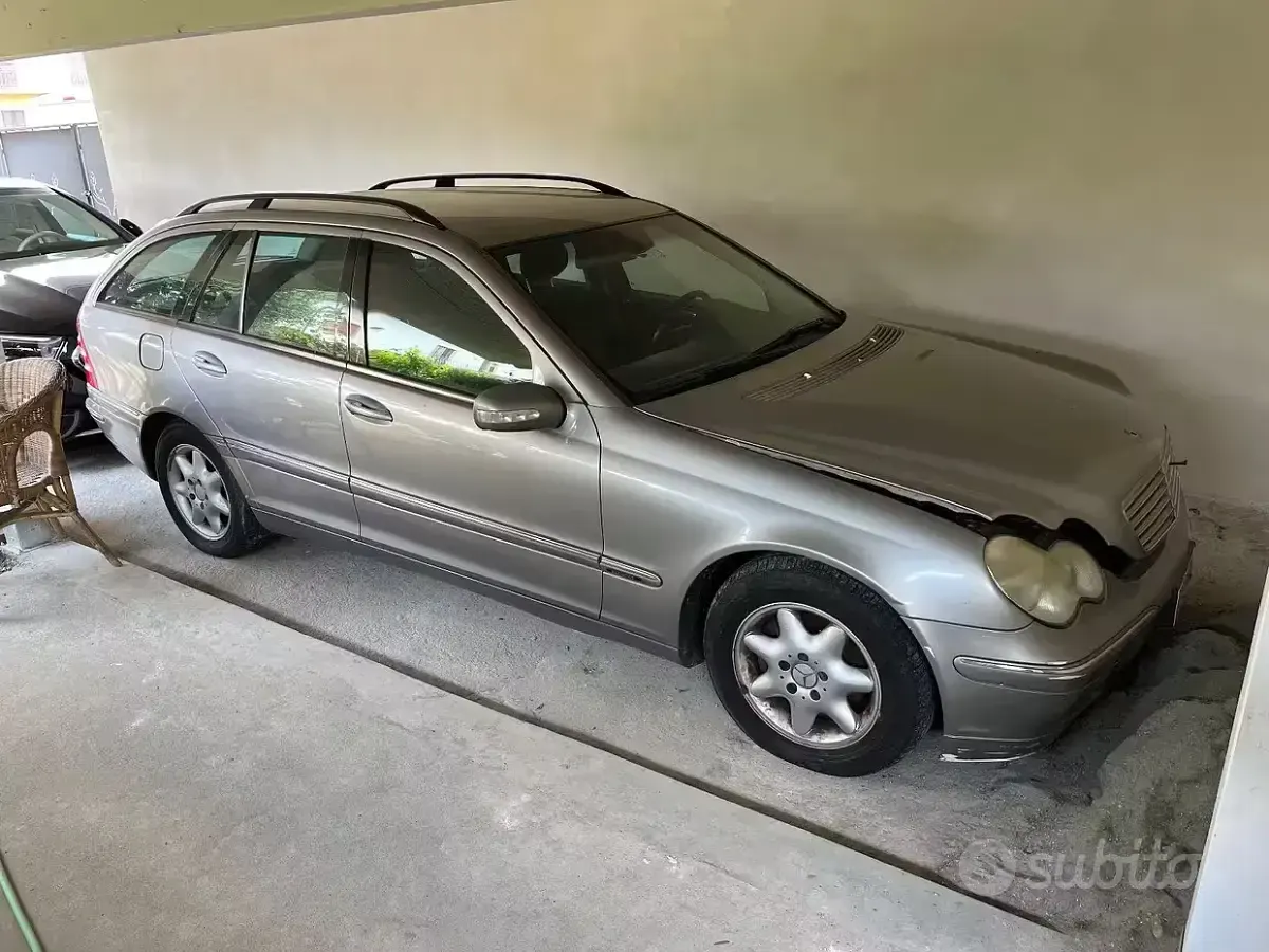 Usata Mercedes C220 143 CV (105 kW) 2003 Grigio Station wagon