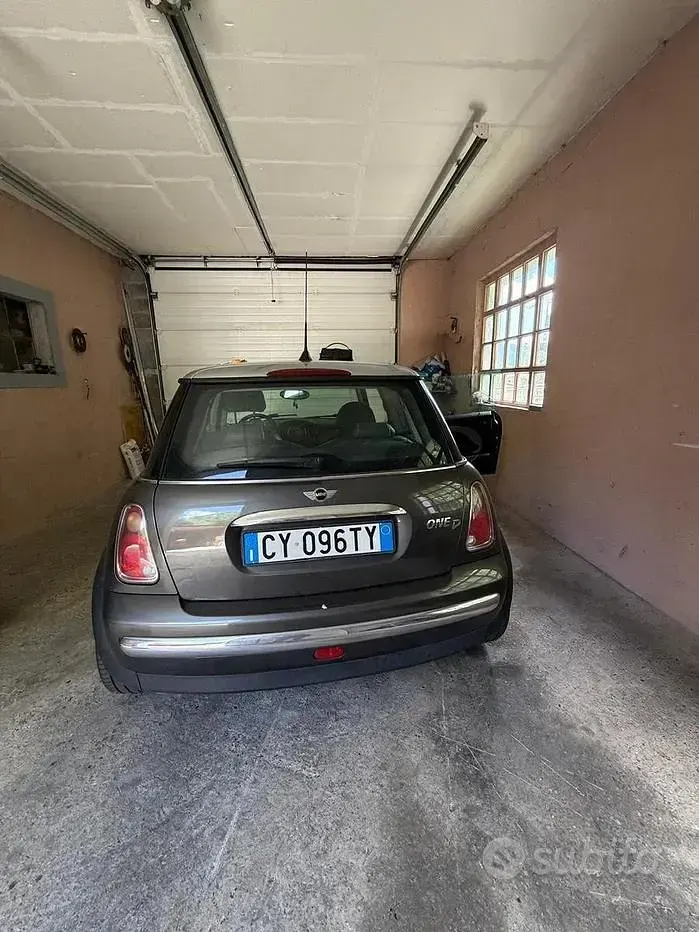 Usata Mini Cooper 88 CV (64 kW) 2005 Grigio Utilitaria