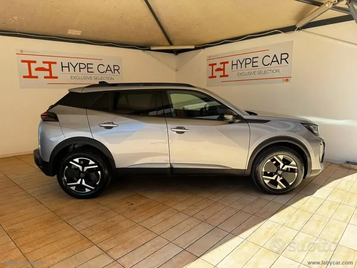 Usata Peugeot 2008 Allure 131 CV (96 kW) 2024 Grigio SUV