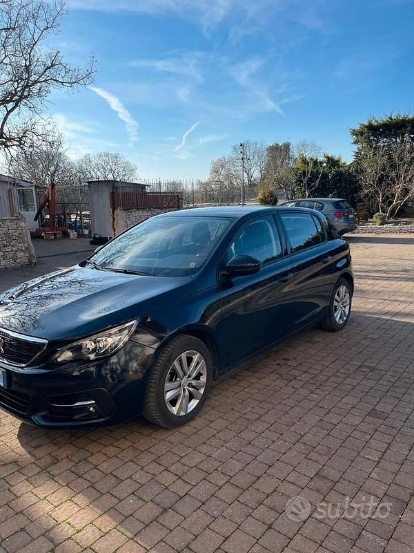 Usata Peugeot 308 100 CV (73 kW) 2018 Blu Berlina