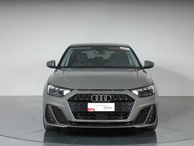 Usata Audi A1 S-Line 150 CV (110 kW) 2024 Grigio chronos metallizzato SUV