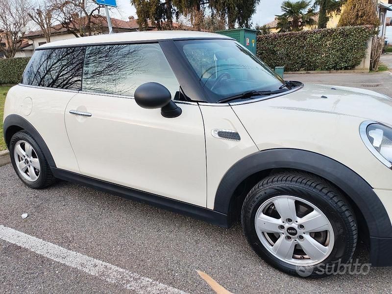 Usata Mini ONE 75 CV (55 kW) 2015 Bianco Utilitaria