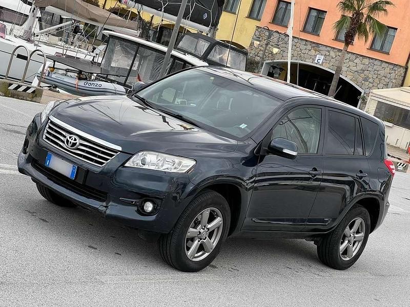 Usata Toyota RAV4 Lounge 150 CV (110 kW) 2012 Grigio SUV