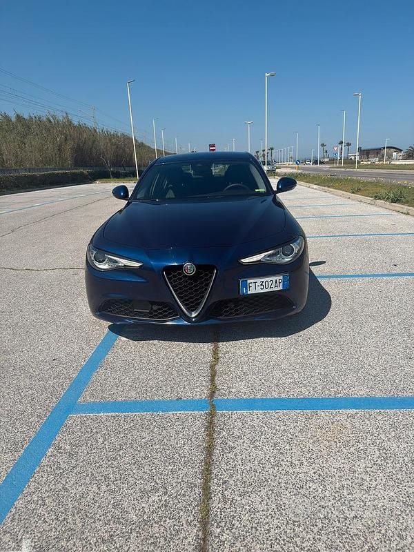 Usata Alfa Romeo Giulia 190 CV (139 kW) 2018 Blu Berlina