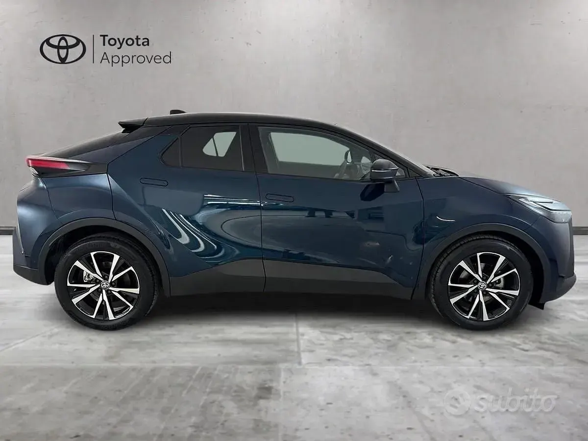 Usata Toyota C-HR Trend 98 CV (72 kW) 2024 Blu/azzurro SUV