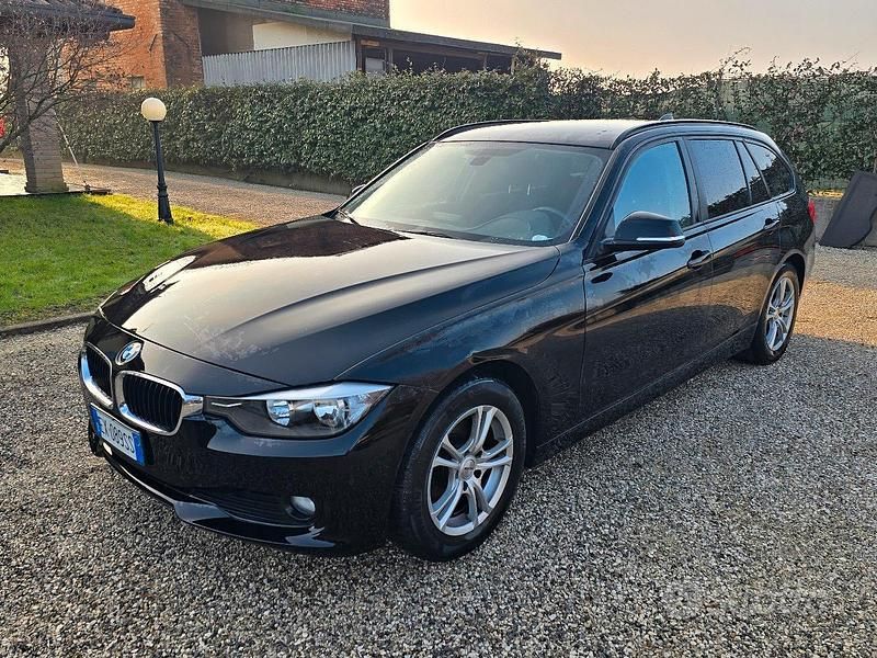 Nero Usata 2015 BMW 318 Efficient Dynamics Station wagon | 6999 € (Super prezzo) - Immagine 1/4