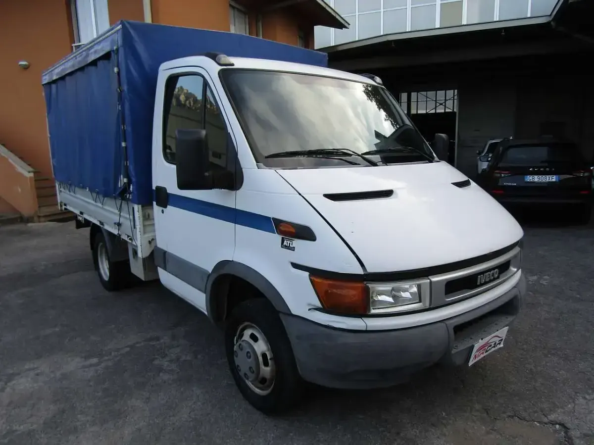 Usata Iveco Daily 116 CV (85 kW) 2003 Bianco Furgone