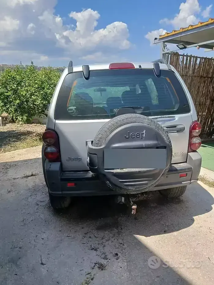 Usata Jeep Cherokee 163 CV (119 kW) 2007 SUV