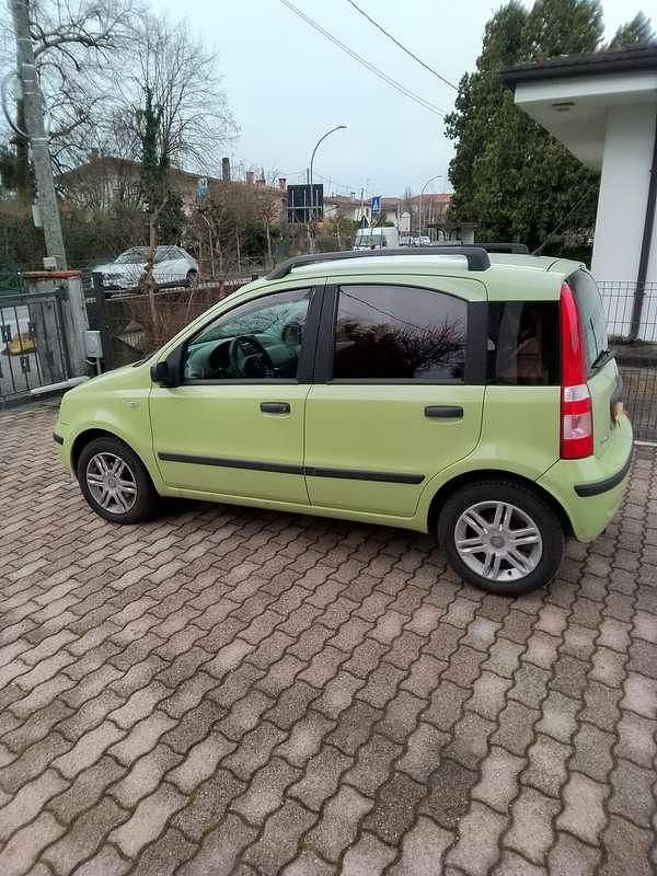 Usata Fiat Panda Dynamic 60 CV (44 kW) 2005 Verde Utilitaria