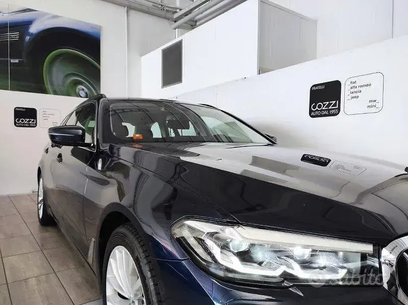 Usata BMW 520 Luxury Line 190 CV (139 kW) 2022 Bluazzurro Berlina
