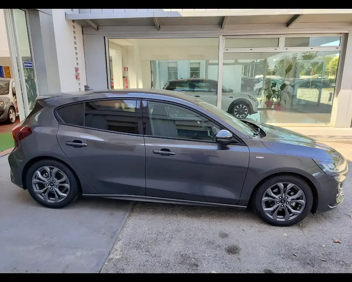 Usata Ford Focus ST-Line 125 CV (91 kW) 2025 Grigio Berlina