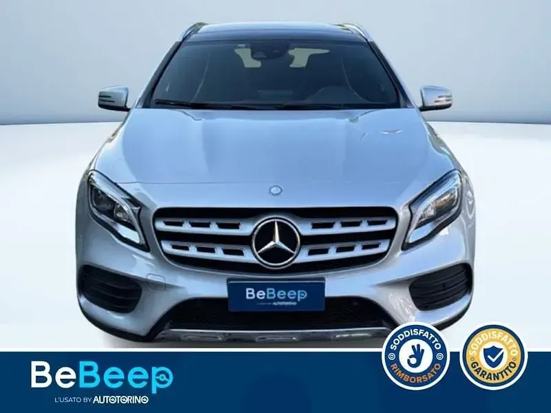 Usata Mercedes GLA200 Premium 136 CV (100 kW) 2018 Argento metallizzato SUV