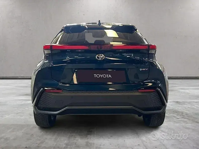 Usata Toyota C-HR Lounge 140 CV (102 kW) 2024 Blu SUV