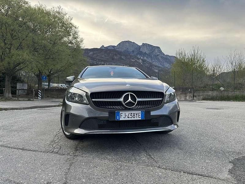 Usata Mercedes A180 109 CV (80 kW) 2017 Berlina