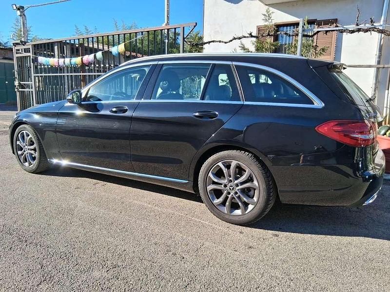 Usata Mercedes C200 136 CV (100 kW) 2018 Nero Station wagon
