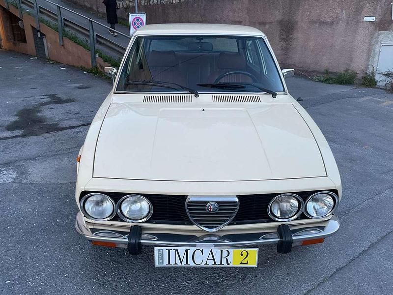 Usata Alfa Romeo Alfetta 109 CV (80 kW) 1977 Beige Berlina