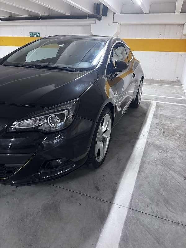 Usata 2012 Opel Astra GTC Cosmo Tre volumi | 9500 € - Immagine 1/4