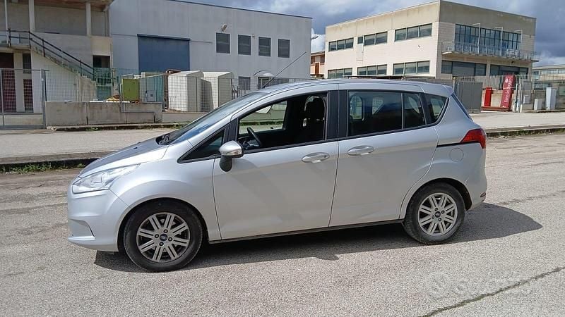 Usata Ford B-MAX Business Edition 95 CV (69 kW) 2015 Grigio Monovolume