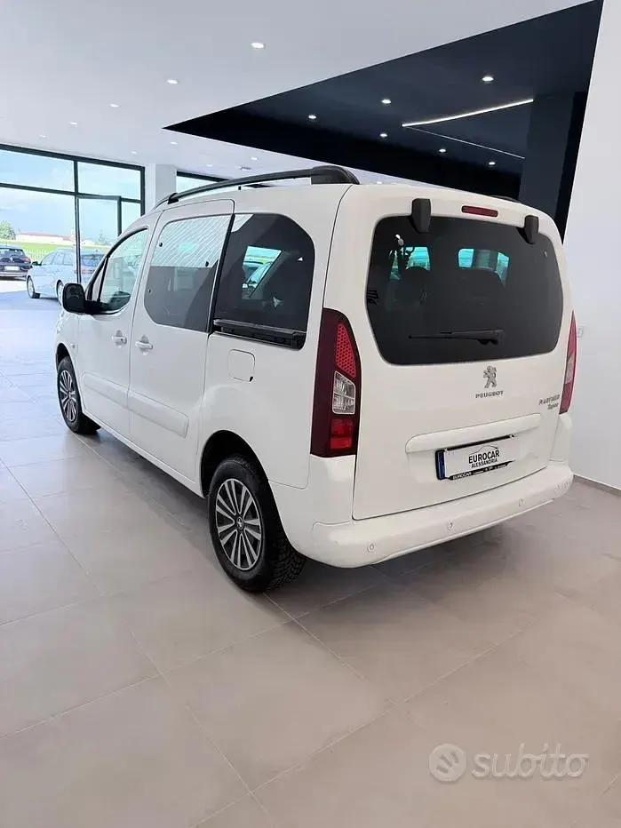 Usata Peugeot Partner Tepee Outdoor 120 CV (88 kW) 2017 Bianco Monovolume