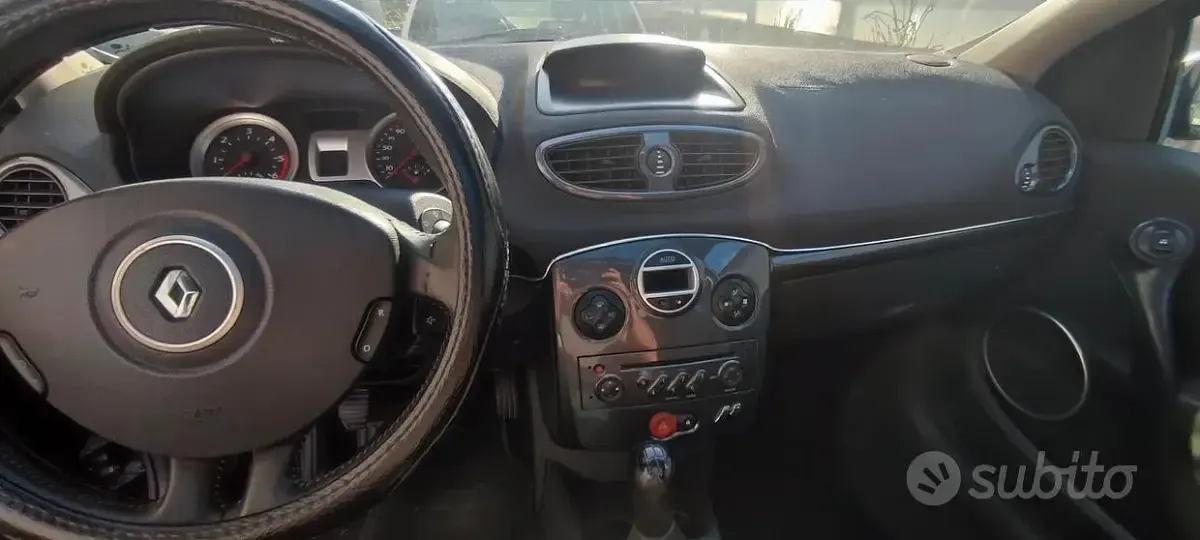 Usata Renault Clio LE 85 CV (62 kW) 2008 Nero Utilitaria