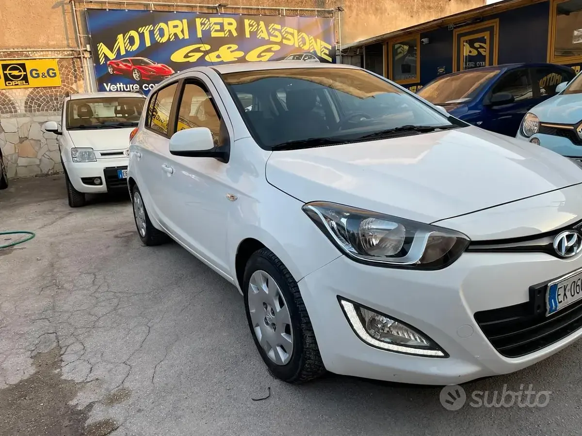 Usata Hyundai i20 Classic 85 CV (62 kW) 2014 Bianco Utilitaria