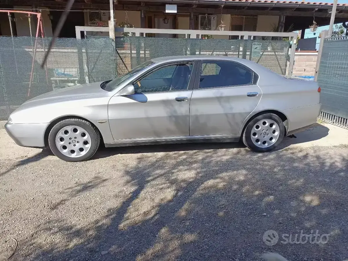 Usata Alfa Romeo 166 140 CV (102 kW) 2001 Grigio Berlina