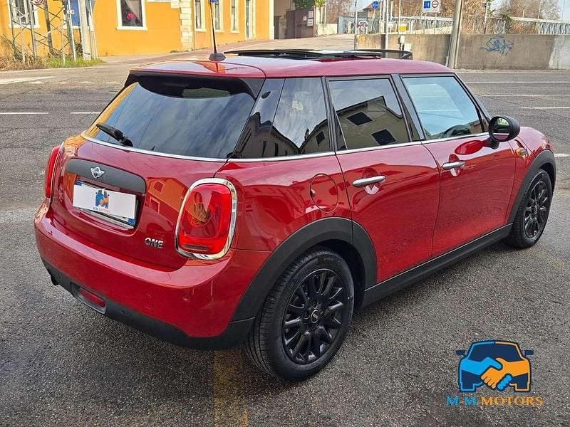 Usata Mini ONE Hype 102 CV (75 kW) 2016 Rosso Utilitaria