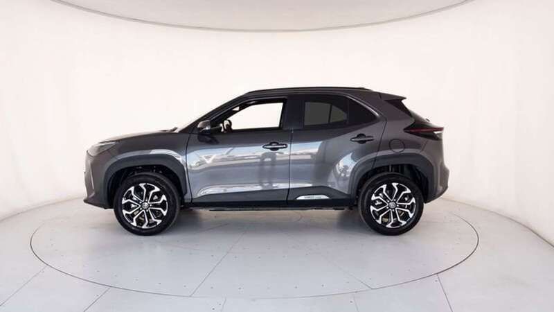 Usata Toyota Yaris Cross Trend 116 CV (85 kW) 2024 Grigio SUV