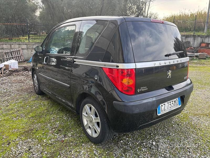 Usata Peugeot 1007 68 CV (50 kW) 2006 Nero Monovolume