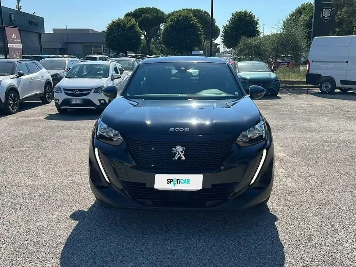 Usata Peugeot 2008 Active 101 CV (74 kW) 2023 Nero SUV