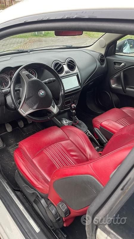 Usata Alfa Romeo MiTo Distinctive 105 CV (77 kW) 2010 Bianco Utilitaria