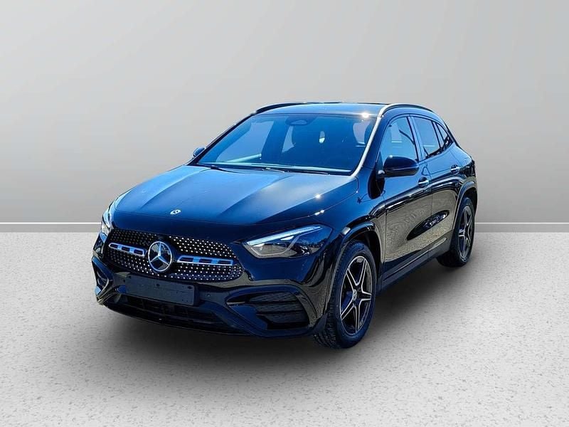 Nero notte Nuova 2025 Mercedes GLA200 SUV | 44.000 € (Super prezzo) - Immagine 1/4