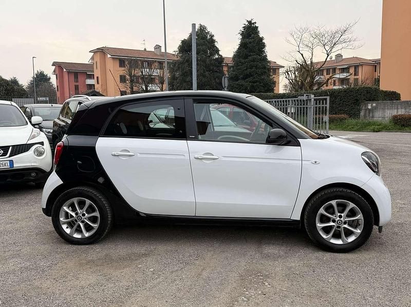 Usata Smart ForFour Passion 71 CV (52 kW) 2015 Bianco Utilitaria