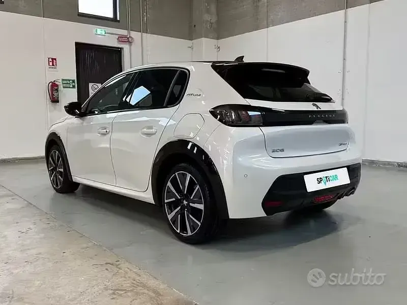Usata Peugeot 208 GT-line 101 CV (74 kW) 2020 Bianco Utilitaria