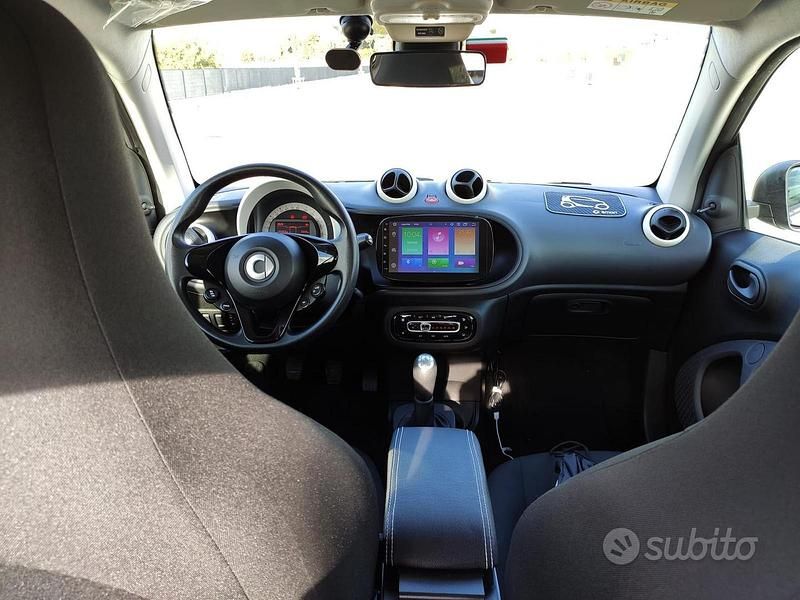 Usata Smart ForFour 75 CV (55 kW) 2015 Utilitaria