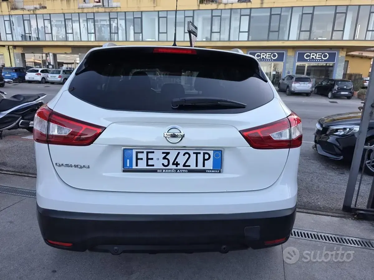 Usata Nissan Qashqai Tekna 110 CV (80 kW) 2016 Bianco SUV
