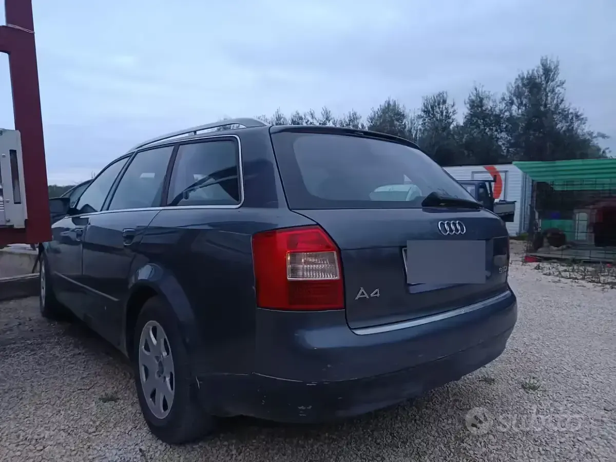 Usata Audi A4 130 CV (95 kW) 2004 Marrone Station wagon