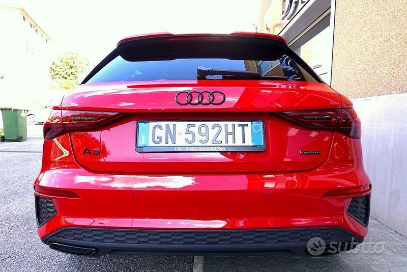 Begagnad Audi A3 S-Line 190 HK (139 kW) 2023 Röd Sedan