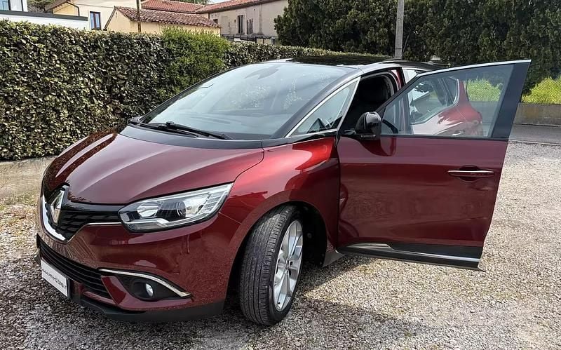Usata Renault Scénic IV 120 CV (88 kW) 2019 Rosso Monovolume