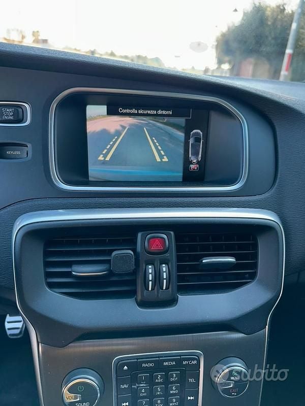 Usata Volvo V40 R-Design 116 CV (85 kW) 2013 Grigio Berlina