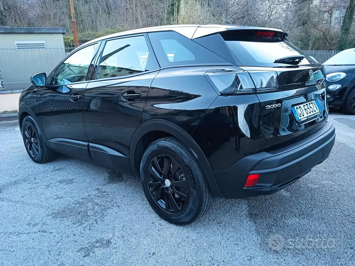 Usata Peugeot 3008 Allure 131 CV (96 kW) 2021 Nero SUV