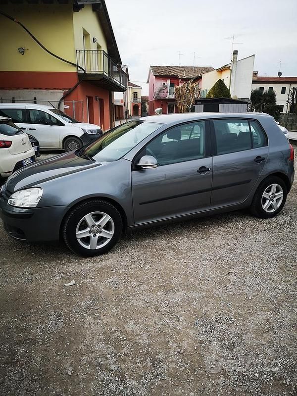 Usata VW Golf IV 2005 Grigio Berlina