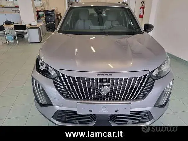 Usata Peugeot 2008 Allure 136 CV (100 kW) 2025 Grigio SUV