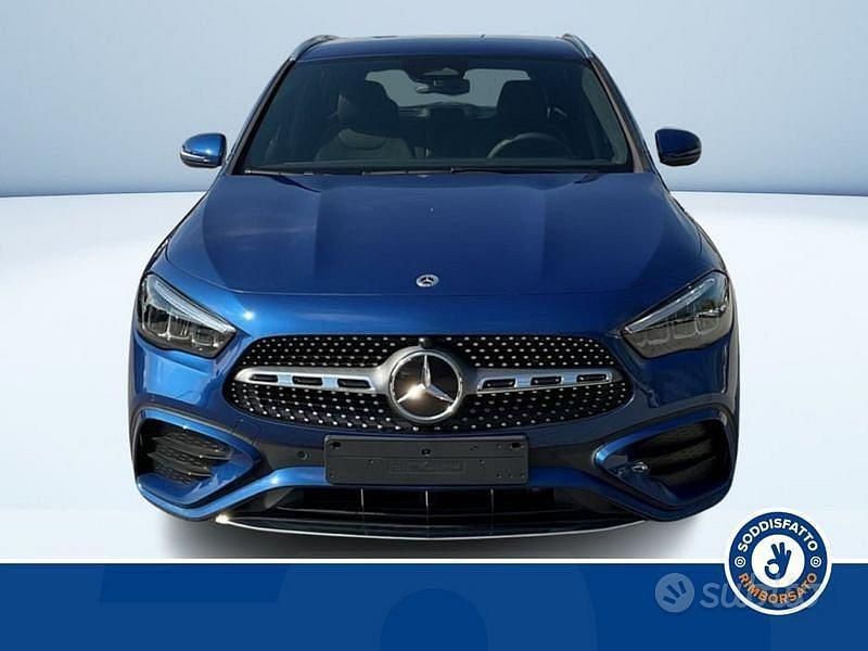 Usata Mercedes GLA180 Advanced Plus 116 CV (85 kW) 2024 Blu metallizzato SUV