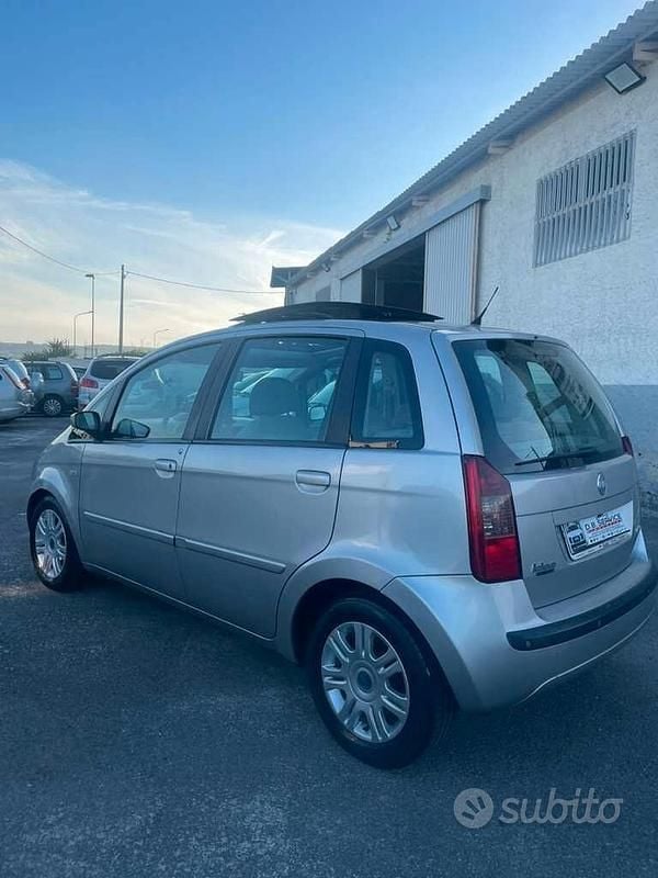 Usata Fiat Idea 69 CV (50 kW) 2005 Argento Monovolume