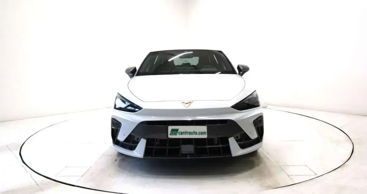 Usata Cupra Leon 150 CV (110 kW) 2025 Bianco Berlina