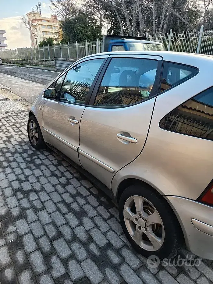 Usata Mercedes A170 95 CV (69 kW) 2004 Grigio Berlina